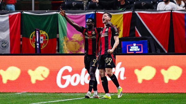 В США нельзя показывать российский флаг на стадионе: «Атланта» Миранчука нашла необычное решение