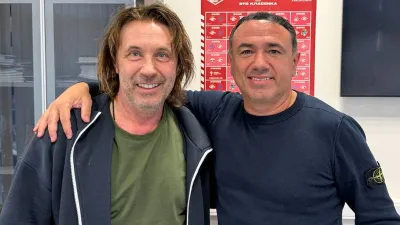 Александр Мостовой, Франсис Кахигао