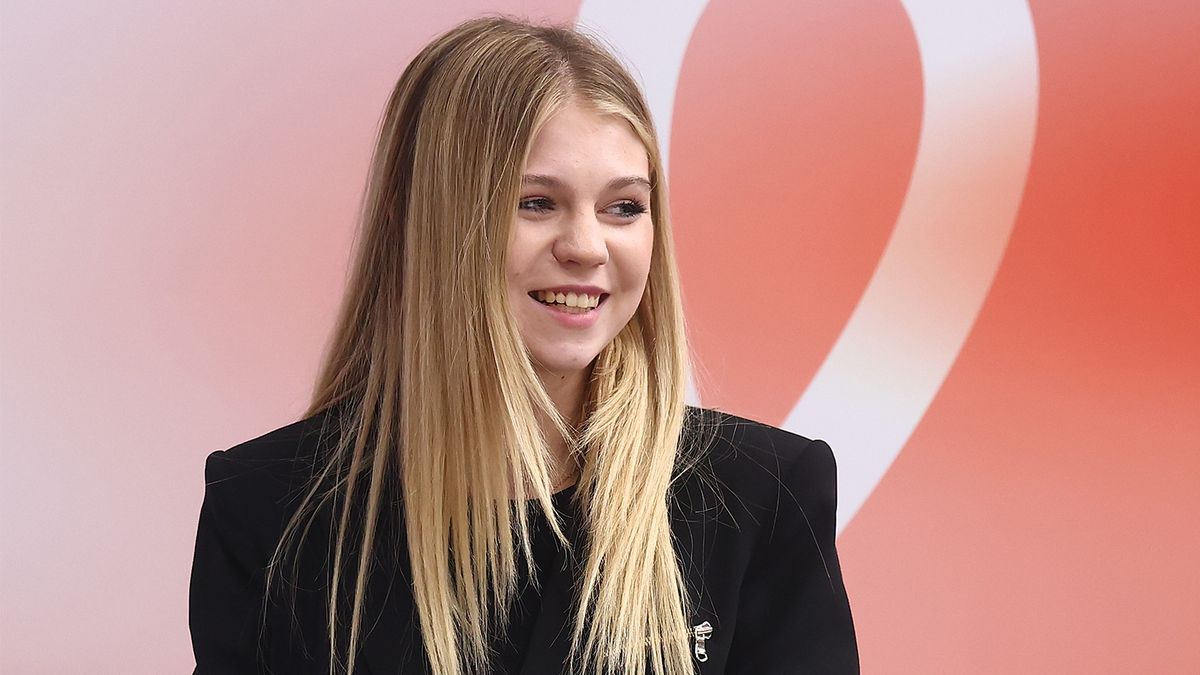 Трусова снялась в эффектной фотосессии: «Сияй ярко словно бриллиант»