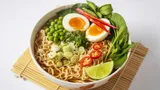Рассказываю, как из лапши быстрого приготовления сделать здоровое блюдо: один способ меняет всё