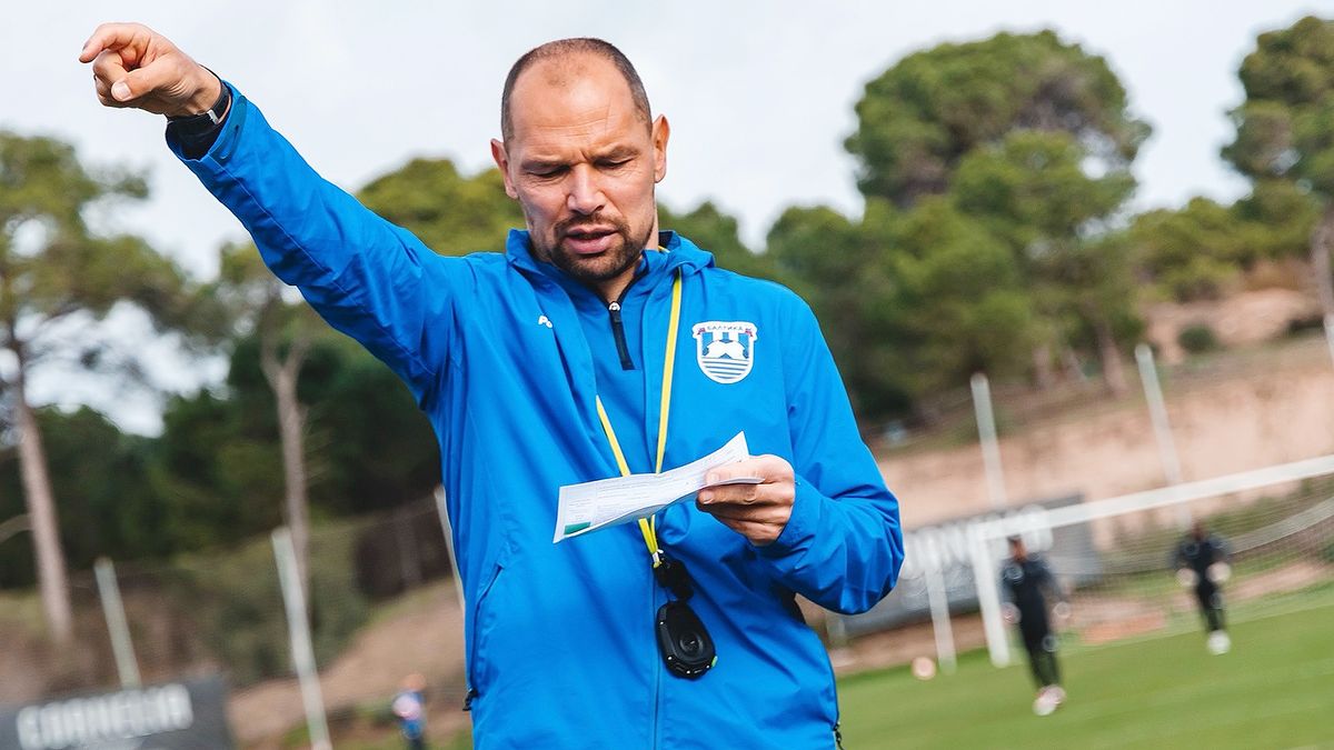 Игнашевич — о слухах про назначение в «Оренбург»: «Я хочу работать в РПЛ»