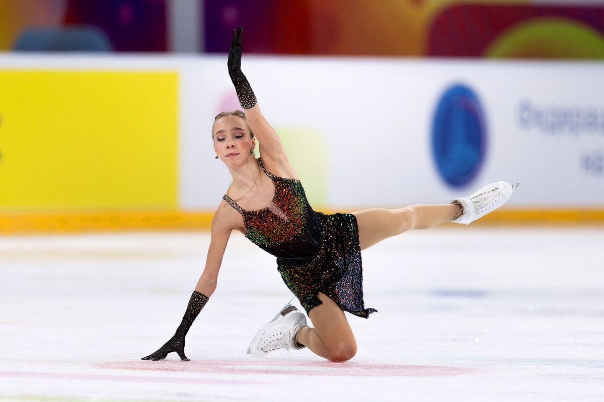 Губки бантиком Щербаковой, синие очки Косторной, Трусова в будоражащем топе. Воссоединение великого трио ТЩК: Фото