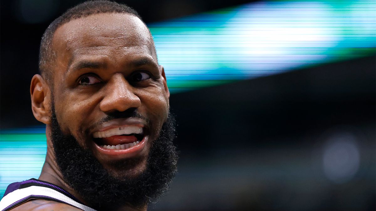 Леброн повторил рекорд Абдул-Джаббара по победам в НБА, оформив трипл-дабл в матче с «Вашингтоном»