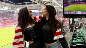 Бывшая девушка футболиста «Динамо» Нгамале сфотографировалась в спартаковском шарфе на матче Кубка России