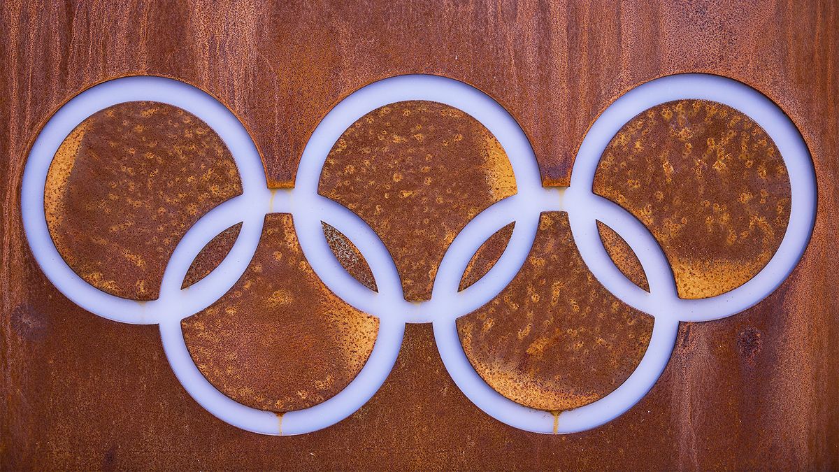 В Италии перед стартом Олимпиады творится дичь: смерть на стройке, русских не покажут, 80-летнюю легенду вышвырнули