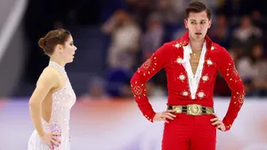 Звезды русской фигурки ругаются у всех на глазах: «Думай, хочешь дальше позориться?» Это не первый их срыв в сезоне