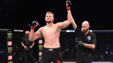 Лучший русский тяж в UFC пополнит коллекцию скальпом легенды. Прогноз на бой Алистар Оверим — Александр Волков