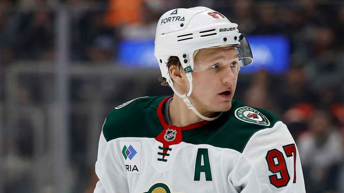 Капризов эффектно в падении открыл счет в матче с «Ютой»