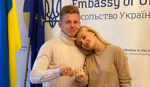 «Подумать не могла, что выйду замуж именно там». Появилось фото с бракосочетания Зинченко и украинской телеведущей