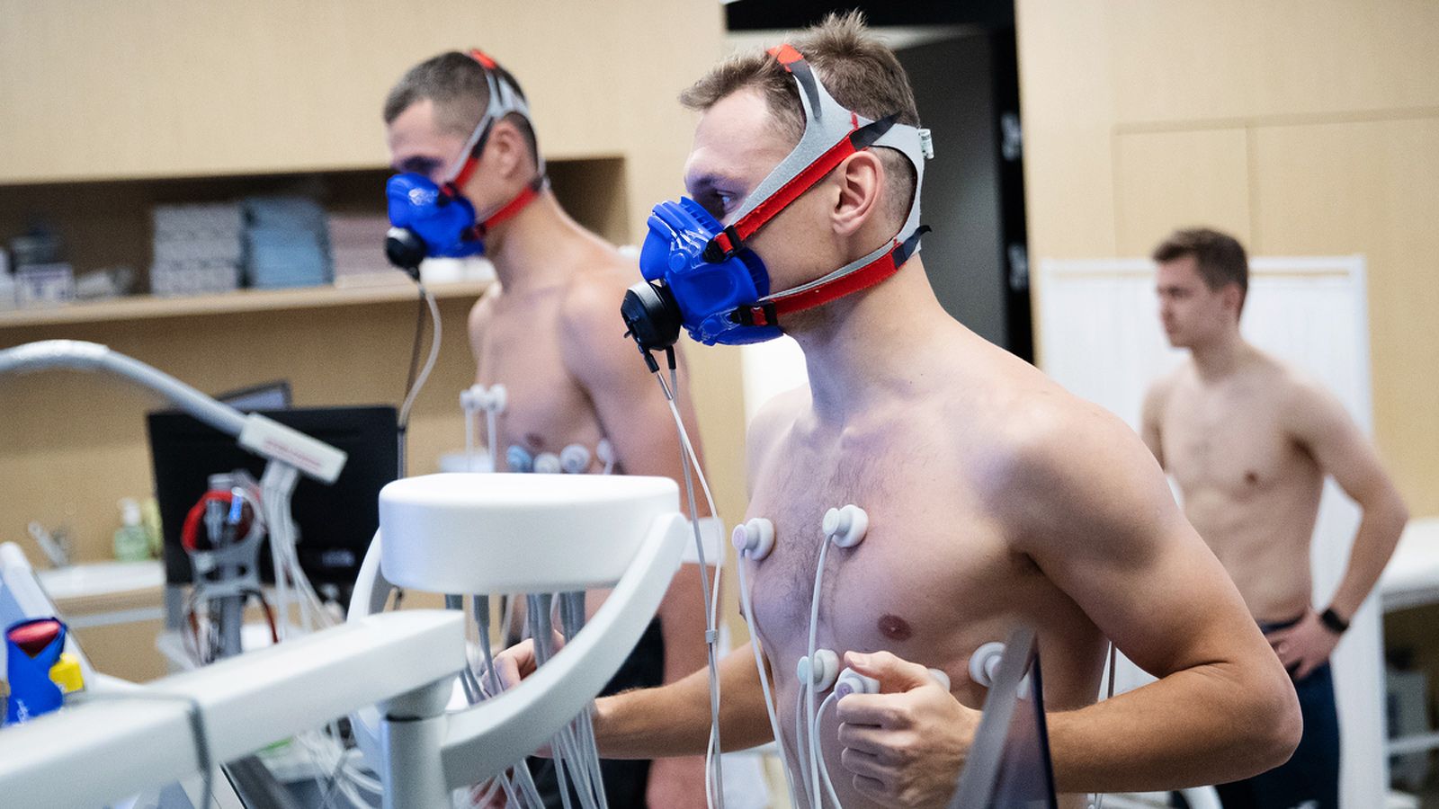 Больница спортивной медицины. Медицинский осмотр спортсменов. Углубленное медицинское обследование спортсменов. Медобследование футболистов. УМО спортсменов.