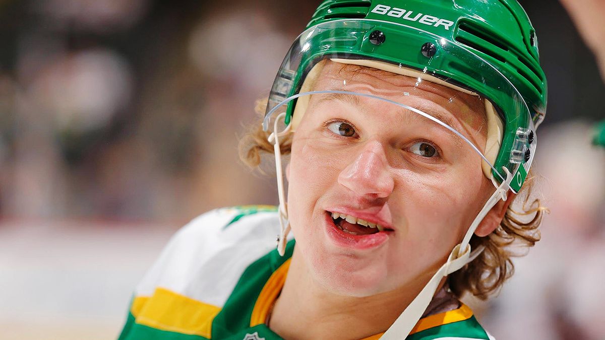 Капризов сократил до минимума отставание от Кучерова в гонке бомбардиров сезона НХЛ среди россиян