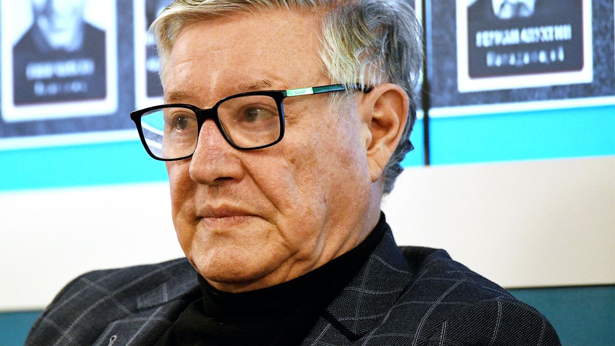 Орлов — о Карпине: «Зачем сидеть на двух стульях? Ради чего? Надо выбирать одно из двух»