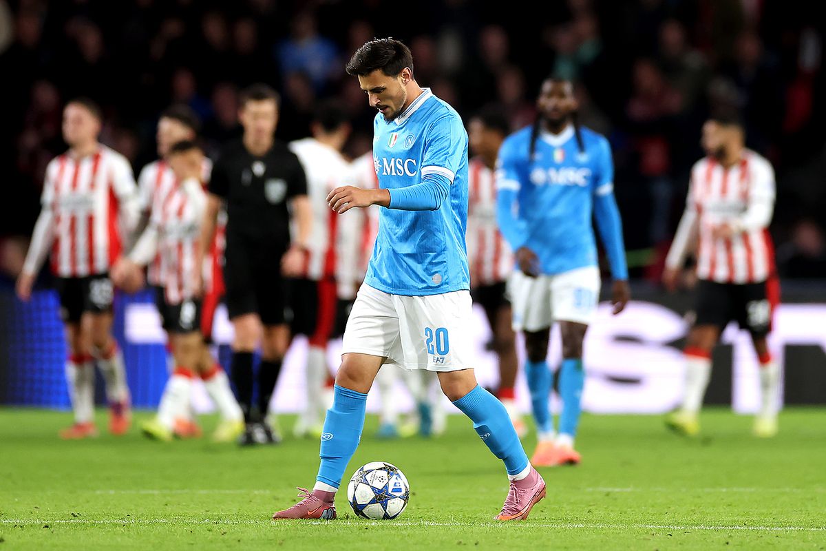 «Наполи» со счетом 2:6 проиграл ПСВ в матче Лиги чемпионов