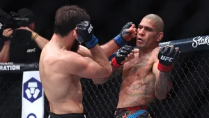 Устрашающий чемпион UFC из России наконец «догнал» звездного бразильца. Анкалаев узнал дату реванша с Перейрой