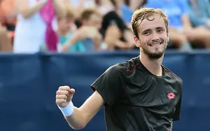 В первый день US Open вылетело 7 россиян. Но Даниил Медведев продлил свою уникальную серию