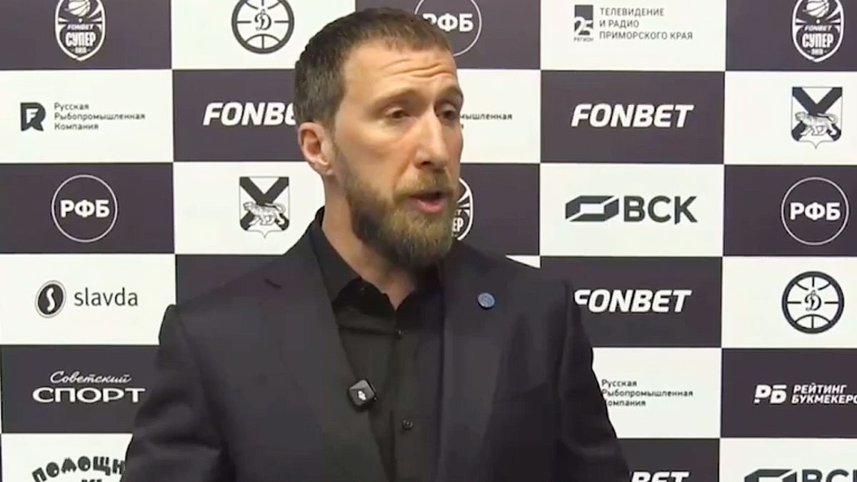 Скандальный тренер «Динамо» обматерил журналиста после матча: «Что ты умничаешь постоянно?»