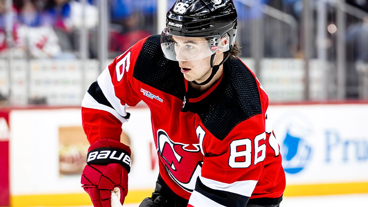 Лучший бомбардир «Нью-Джерси» Хьюз пропустит два месяца из-за травмы, полученной на командном ужине