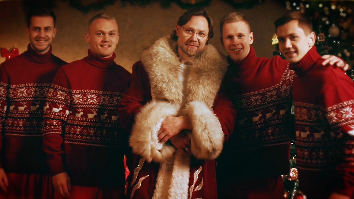 Сборная России опубликовала новогодний ролик с участием Карпина, Тюкавина и Кисляка