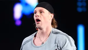 Самый популярный хоккеист России после Овечкина. Где играл Ушнев — звезда «Титанов» и «Ледникового периода»?