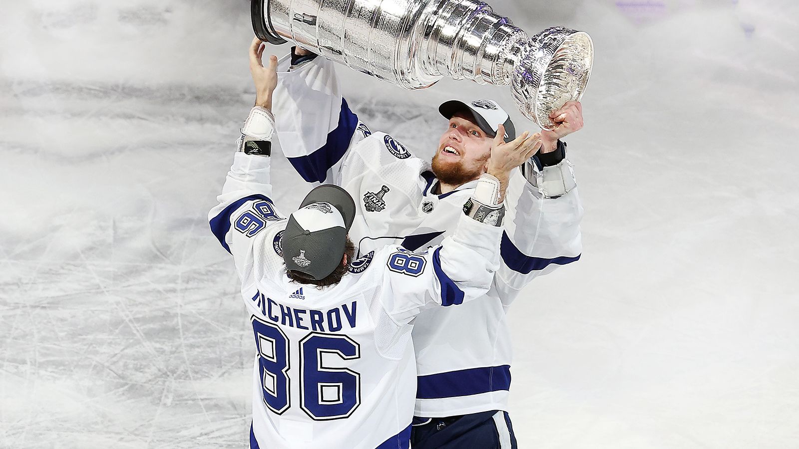 Кубок стэнли 2024. Кучеров, василевский, сергачев 2020 кубок стэнли. Обладатель кубка стэнли 2022. Василевский нхл. Кубок стэнли 2014.