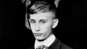 Тест: угадайте историческую личность по его детской фотографии. Догадаетесь, кто на снимках?