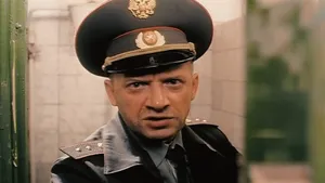 Эту фразу из культовой комедии «ДМБ» не понимает большинство зрителей: вот что скрыто в словах Прапора из туалета