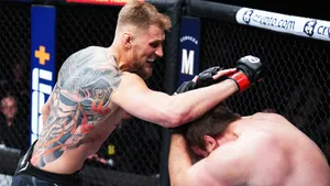 Русский тяж снес гиганта из Молдовы. Волков снова идет за поясом UFC