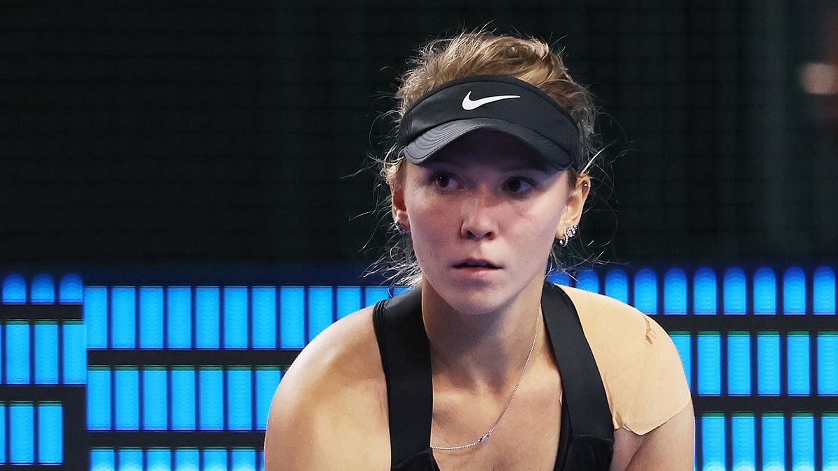 Селехметьева проиграла Остапенко в первом круге турнира в Абу-Даби