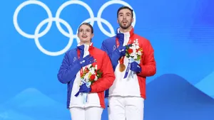 Олимпийская чемпионка раскрыла все ужасы фигурки, пока ее партнер готовится к триумфу на чемпионате Европы