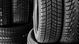 Шипы или липучки: какому автомобилисту что лучше купить