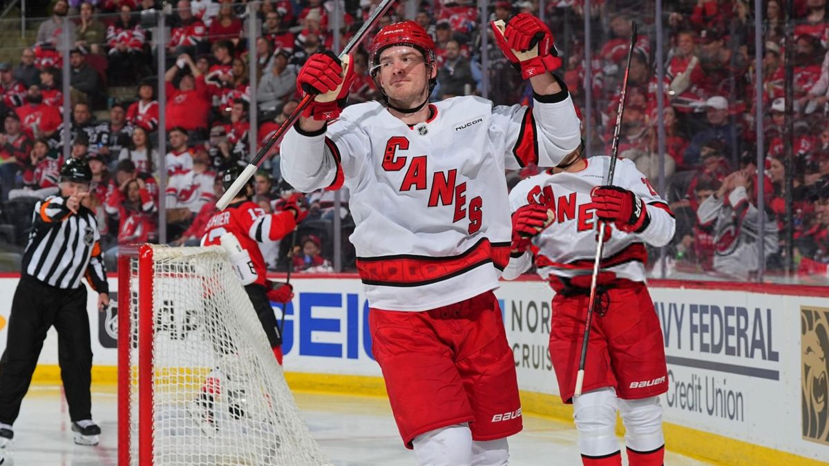 Гол Свечникова с передачи Никишина помогла «Каролине» победить «Миннесоту», у Капризова и Тарасенко по ассисту