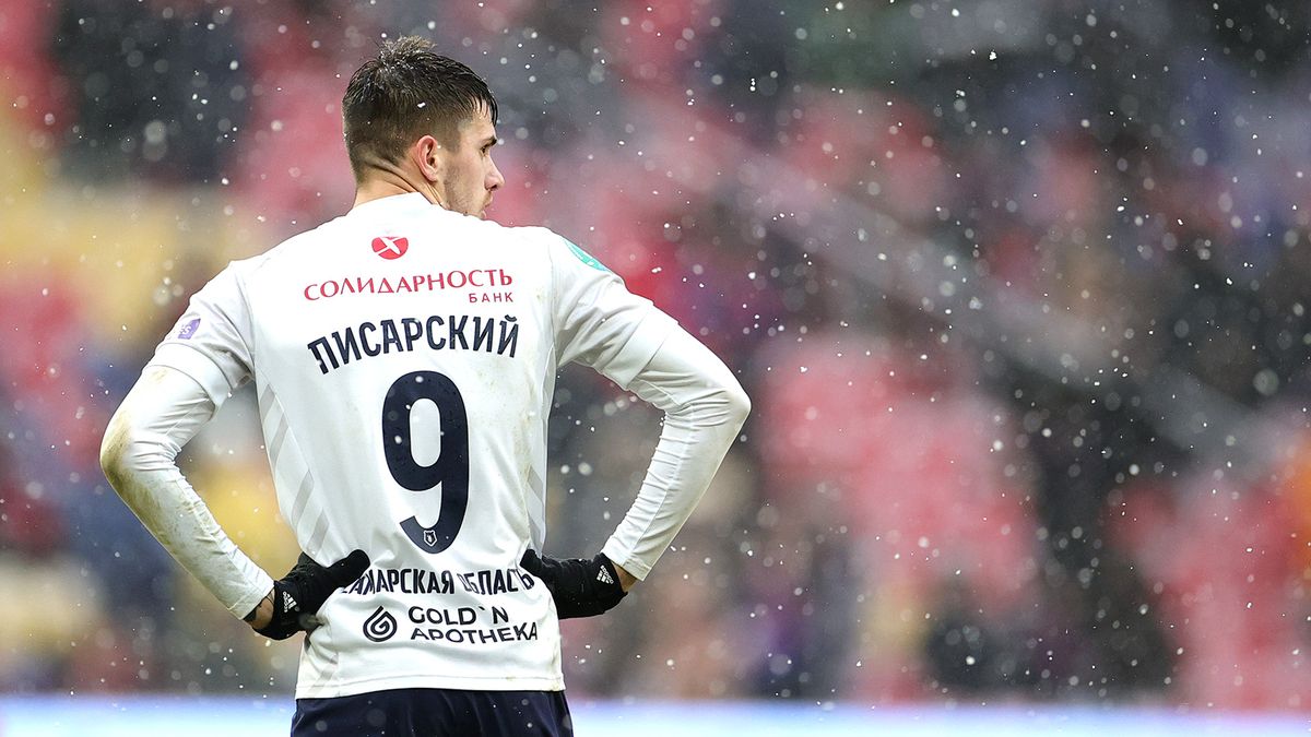 «Пройдет как дурной сон». Представитель Писарского — о возвращении форварда в профессиональный футбол
