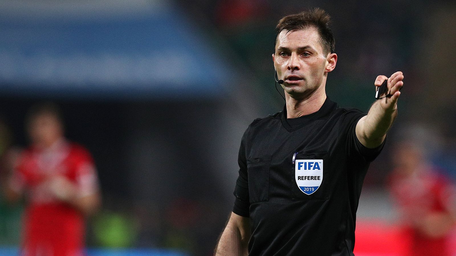 Сама арбитр. Пьерлуиджи. Безбородов паша. Ховард уэбб chelsea. Бьорн кейперс 2021.