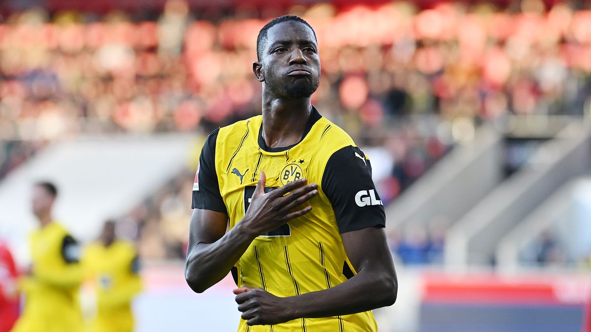 «Боруссия» Д переиграла «Аугсбург» и временно поднялась на второе место в Бундеслиге