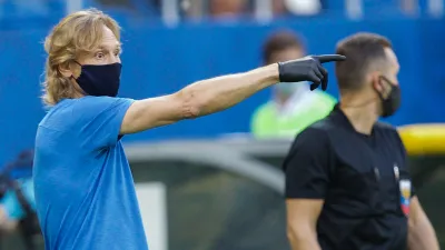 Валерий Карпин