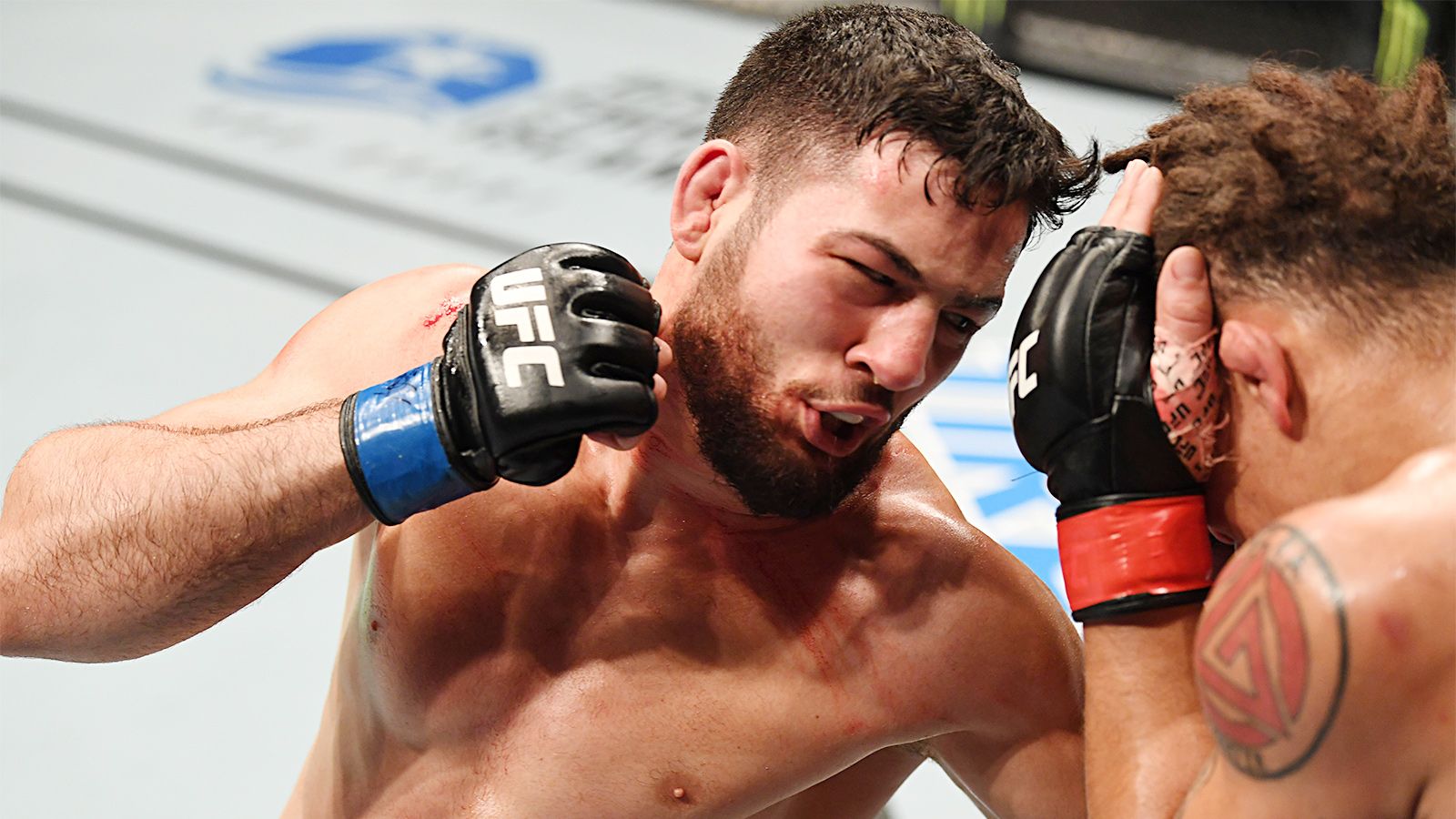 Имавов аллен видео. Насрудин имавов. Karl roberson. Имавов боец юфс. Нассурдин имавов.