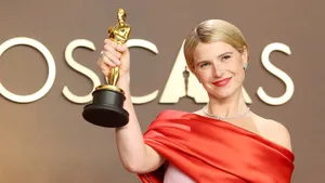 Джесси Бакли, потрясающе сыгравшая жену Шекспира, выиграла «Оскар»: кого еще играла актриса