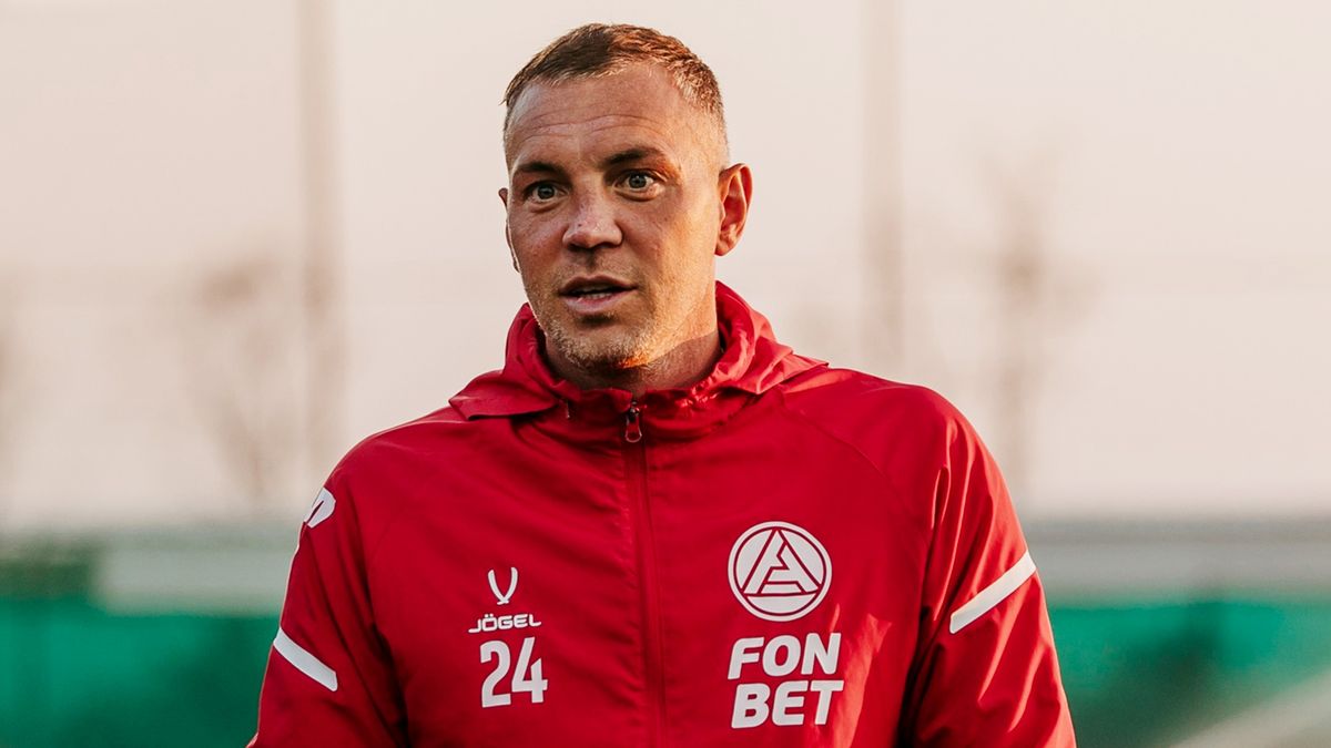 В «Акроне» рассказали, когда обсудят с 37-летним Дзюбой новый контракт