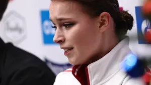 Забытое поражение Щербаковой, конфуз с флагом России: что случалось с нашими фигуристами в Будапеште