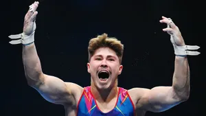 «Видели мои тапки с зайчиками?!» Русский гимнаст Карцев — о травме на ЧМ-2025, усах и победе в Премьер-Лиге