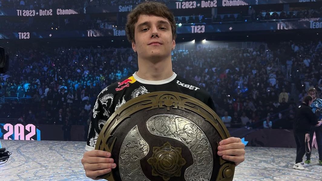 Киберспортсмен Team Spirit: Я зарабатываю 5 миллионов в месяц. Рублей, пока что