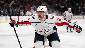 «Овечкин — талант поколения! Он может играть еще 10 лет». Америка в полном восторге от хет-трика русской звезды