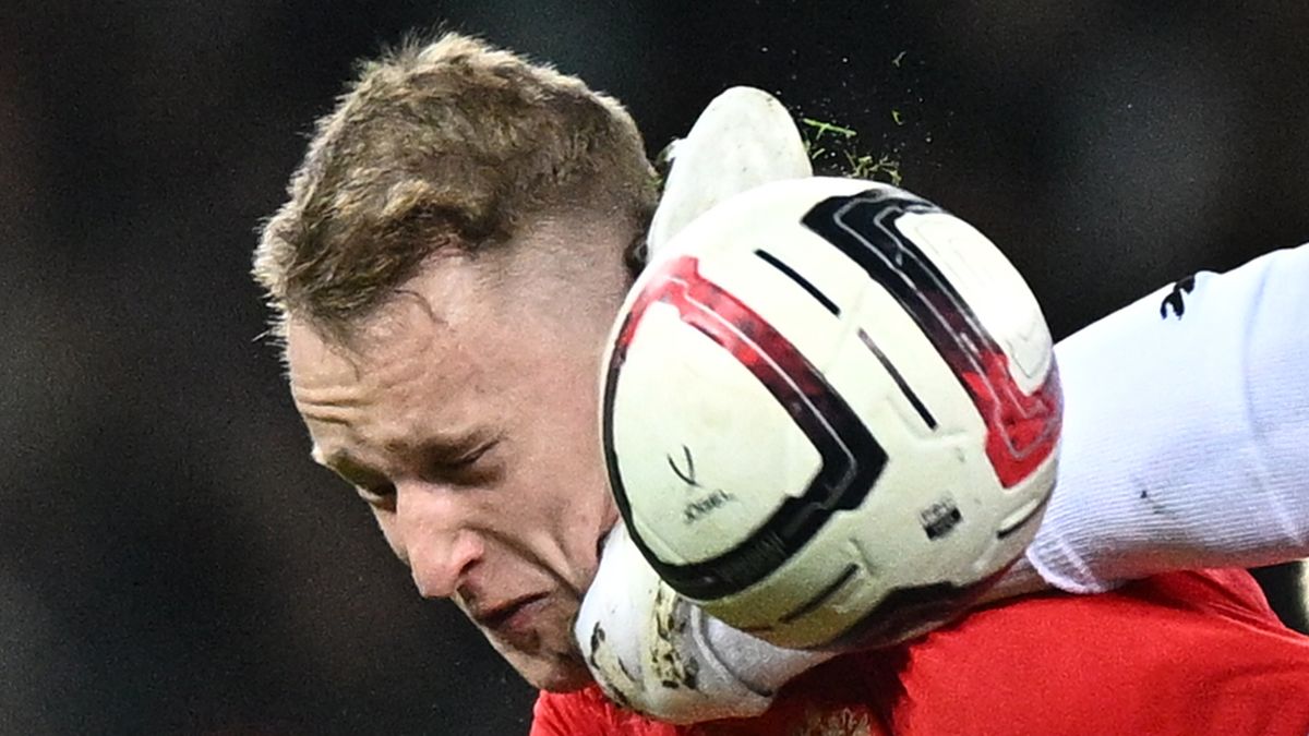 Агент иранского игрока извинился за грубый фол на Мелехине: «Это действительно было болезненно»