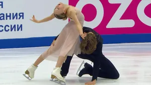 Дочь Слуцкой Варвара могла остаться без медали из-за падения партнера. Выиграли фигуристы 14 и 16 лет