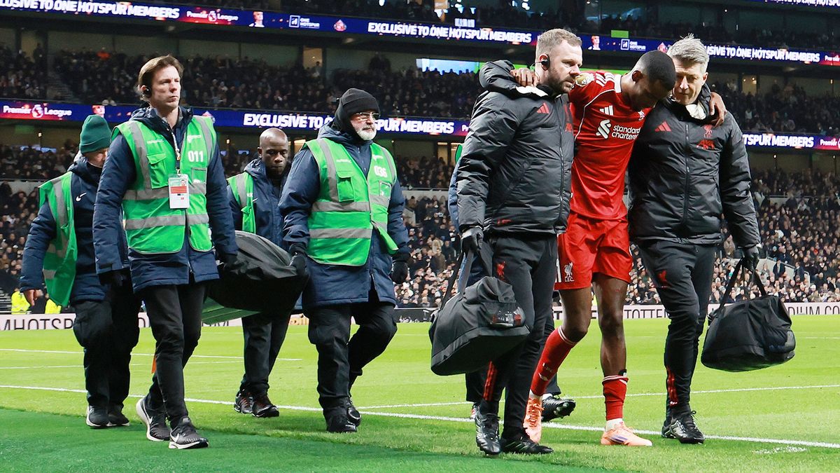 Слот: «Исак выбыл на несколько месяцев. Это огромное разочарование»