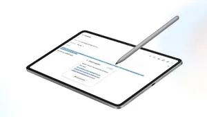 Нашли лучшую цену на Honor Pad 10 — от 21000 за огромную АКБ 10 А*ч и HDR-экран 12 дюймов