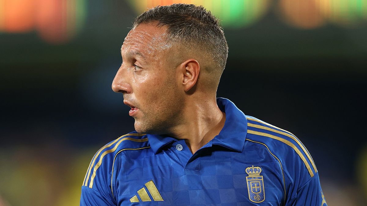 40-летний Касорла установил рекорд Ла Лиги XXI века, выйдя в старте «Овьедо» на матч против «Барселоны»