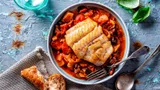 Минтай кажется безвкусным, только если не уметь его готовить: с нужным соусом рыба улетает со стола за пять минут