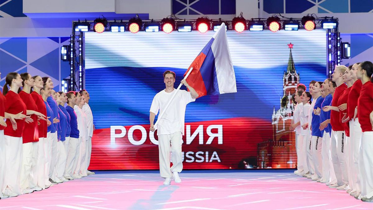 16-летний русский талант сенсационно обошел взрослых гимнастов на глазах у великого Немова. Старт Кубка сильнейших