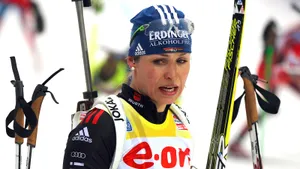 Великую биатлонистку замучили сталкеры: ее находили повсюду. Нойнер плакала и вздрагивала, когда звонил телефон